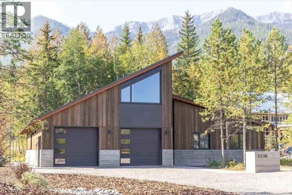 5538 Currie Bowl Way, Fernie